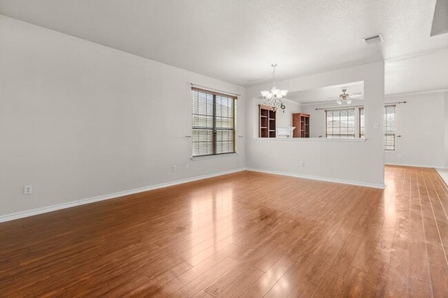 Building Photo - 2802 Scottsdale Dr