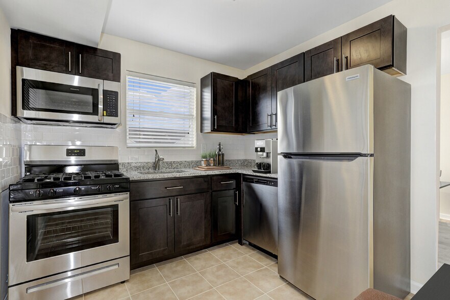 Whitehall Gardens 2811 Holland Dr Somerset NJ 08873 Apartment Finder