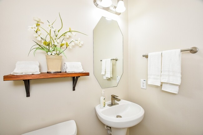 Building Photo - 26302 Sandahl Ct