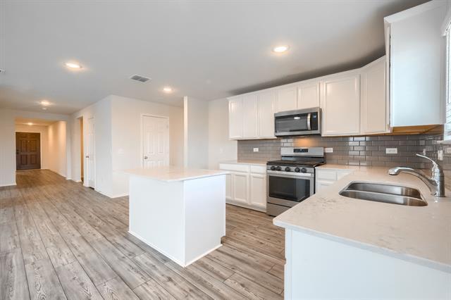 Building Photo - 5549 Cherokee Rose Dr