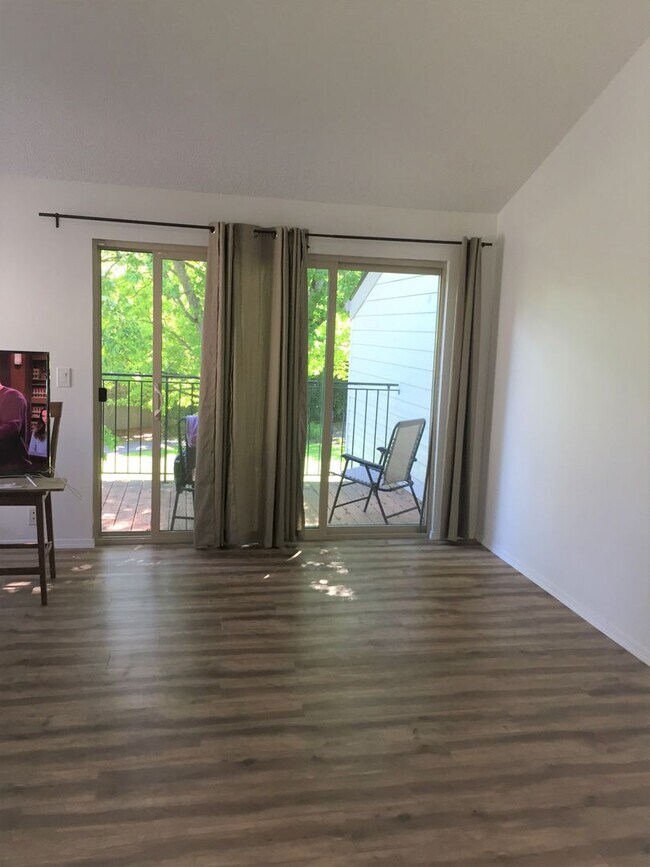 Building Photo - 11744 SW Boones Bend Dr