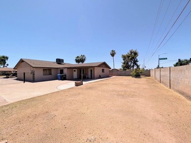 Building Photo - 3848 W North Ln