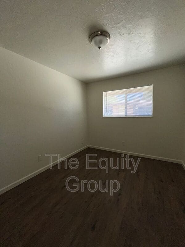 Building Photo - 3513 W Colonial Ave