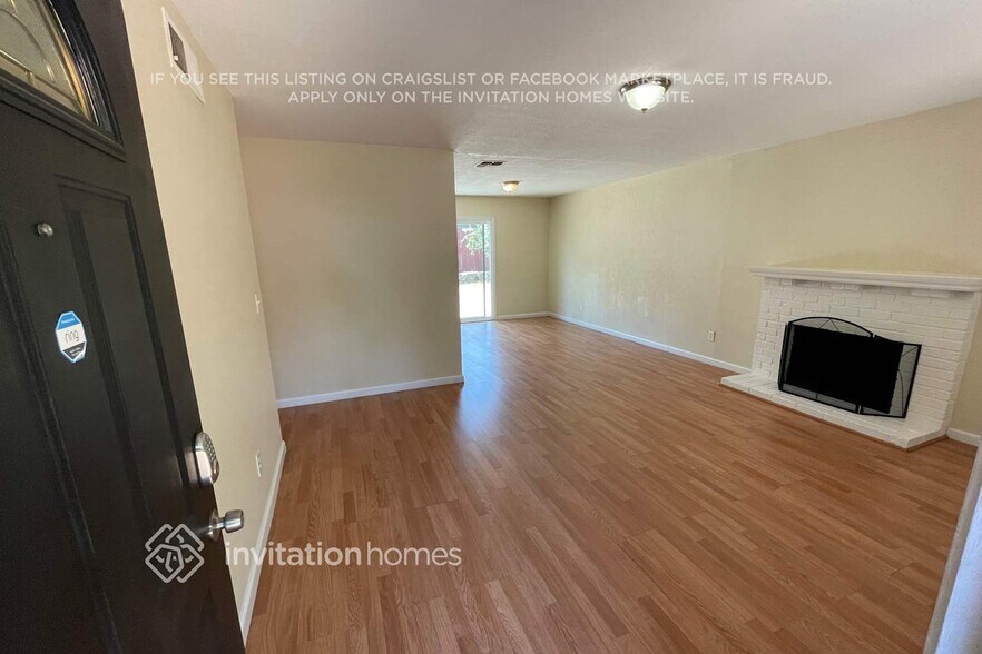 Building Photo - 165 N Catamaran Cir