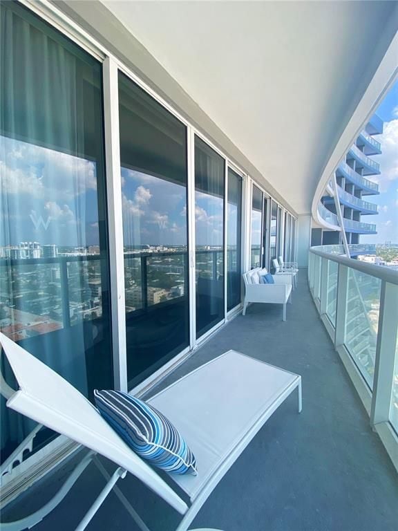 Building Photo - 3101 Bayshore Dr
