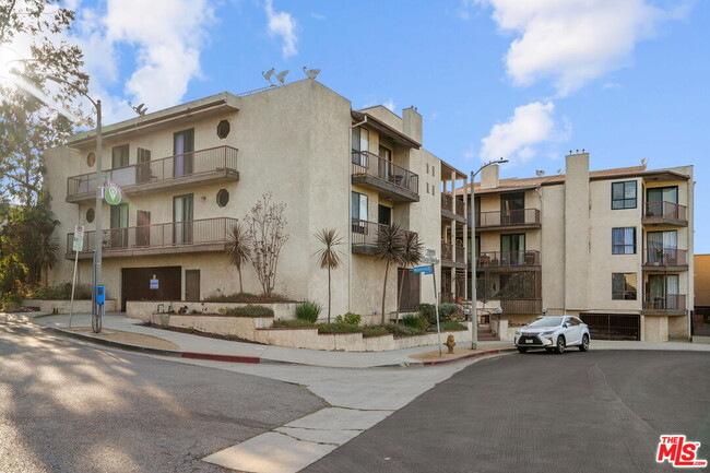 Building Photo - 3231 Cheviot Vista Pl