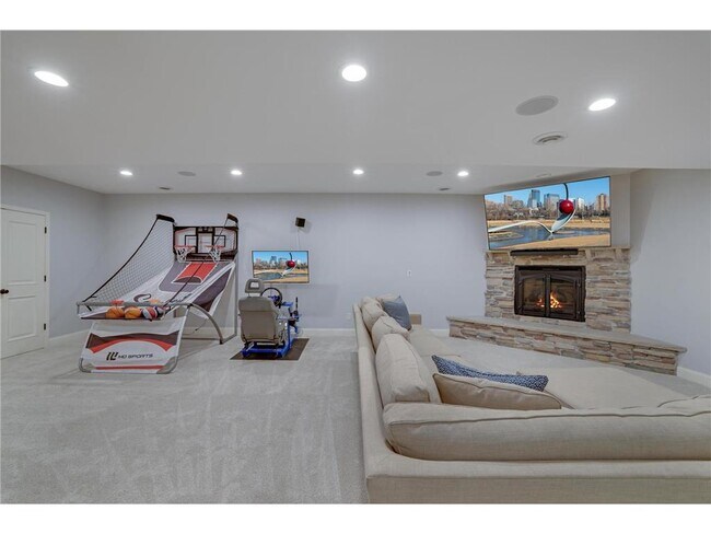 Building Photo - 645 Ramsey Cir