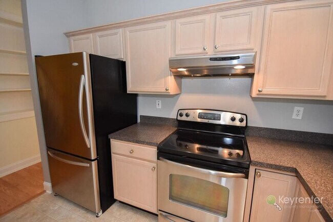 Building Photo - 1616 Saratoga Ct