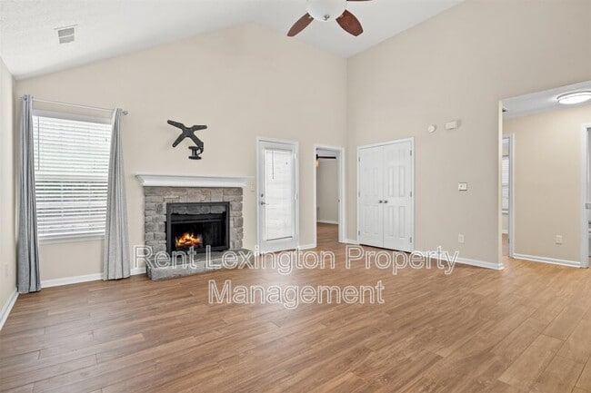 Building Photo - 917 Gerardi Rd
