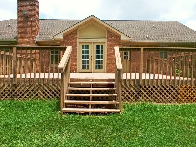 Building Photo - 350 Katydid St