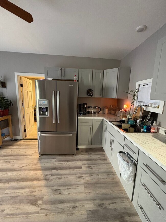 Building Photo - 117-119 Portland St-119-1