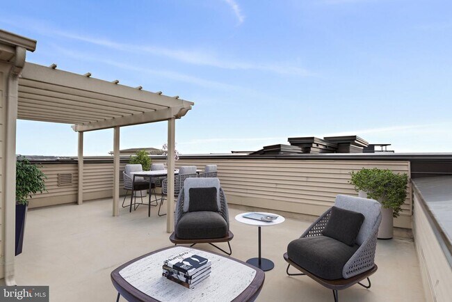 Building Photo - 44742 Tiverton Sq