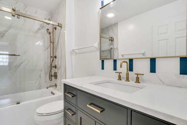 Building Photo - 1000 Cumberland Ln