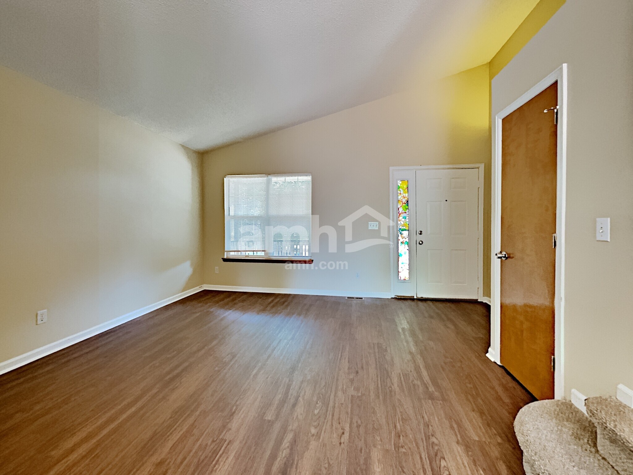 Building Photo - 13373 Mariposa Ct