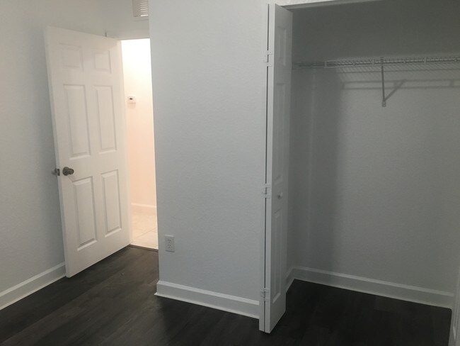 Building Photo - 1398 NE 33rd Ave