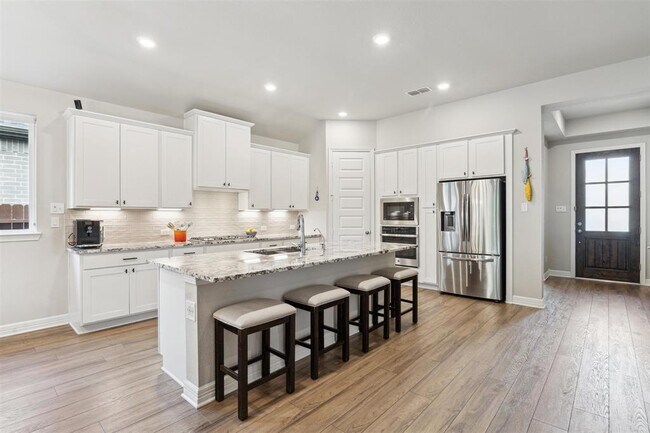 Building Photo - 9727 Birchwood Holw Trl
