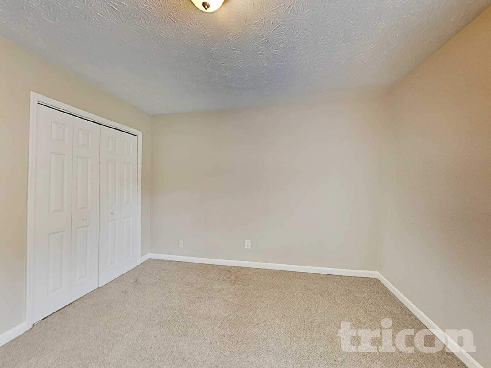 Building Photo - 211 Robin Ln