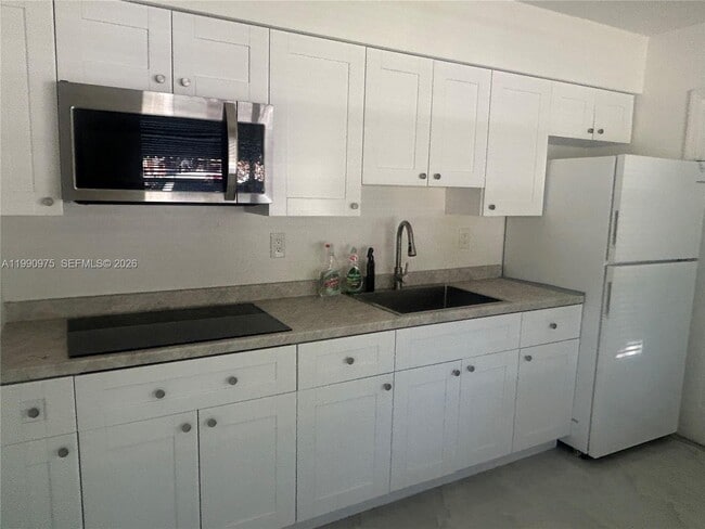 Building Photo - 2100 N 14th Ave