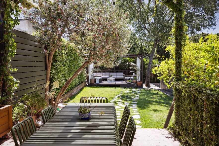 Building Photo - 5248 Sierra Villa Dr