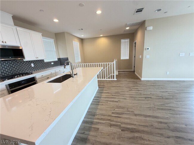 Building Photo - 1741 N Desert Foothills Dr