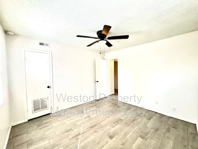 Building Photo - 6054 Northwest Expy