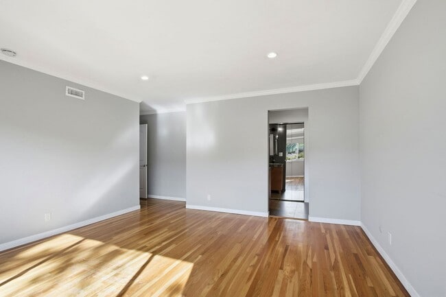 Building Photo - 6137 Banner Dr