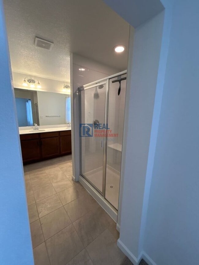 Building Photo - 5552 Canyon View Dr