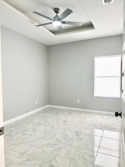 Building Photo - 2108 E Viviana St