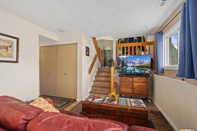 Building Photo - 569 S Edinburgh Dr