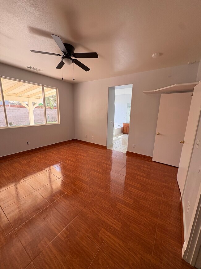 Building Photo - 1312 Holguin St