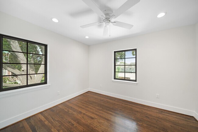 Building Photo - 520 Lovett Blvd