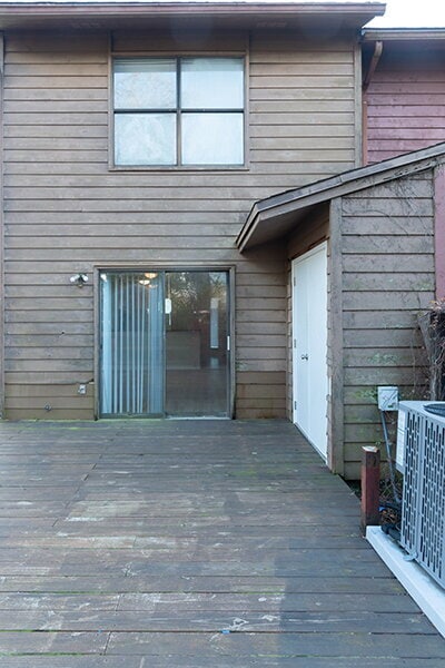 Building Photo - "Charming Townhouse on Hollywood Blvd with Spacious 1156 Sq Ft Layout!"