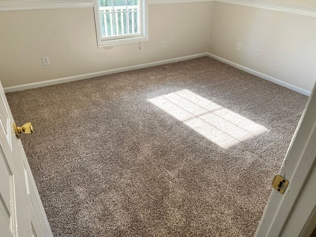 Building Photo - Beautiful 4br, 2.5 bath home in the Jack B...