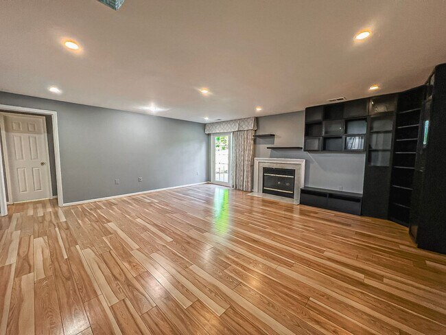 Building Photo - Magnificent 5 Bed 3 Bath Colonial Home Sitting On Massive Lot In Sought After Cabels Mills