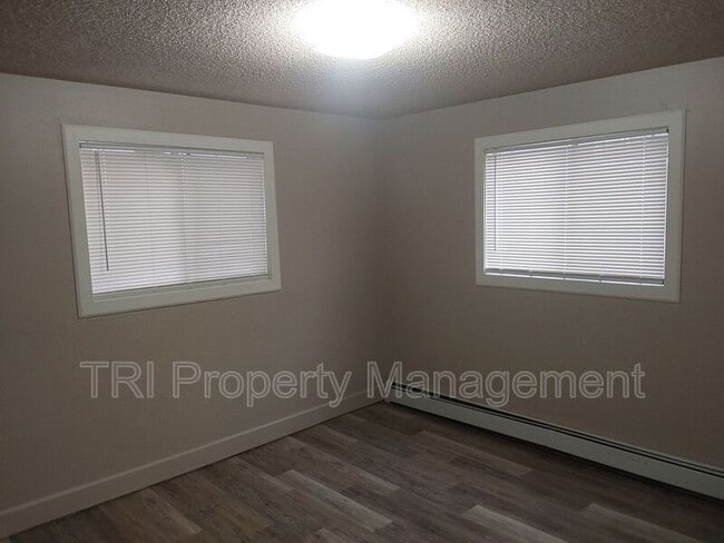 Building Photo - 824 30th Ave Pl