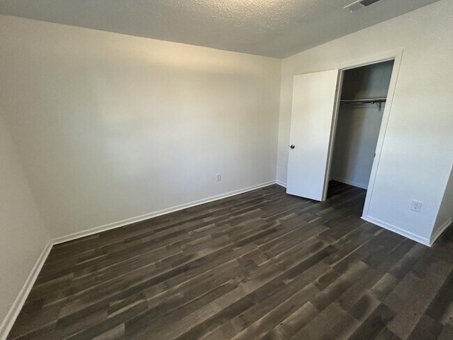 Building Photo - 2340 Timbers Dr