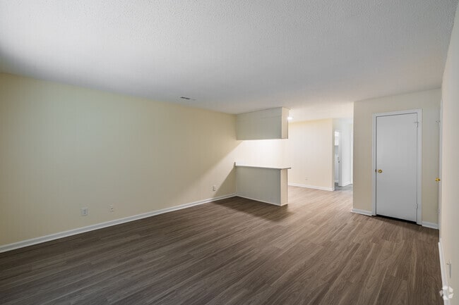 Spacious Living Area - The Folly at 900
