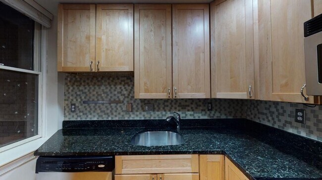 Building Photo - 1417 Chapin St NW