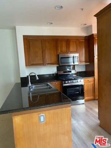 Building Photo - 6020 S Seabluff Dr