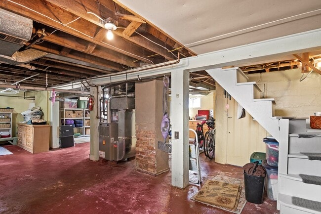 Building Photo - 725 Cutler St