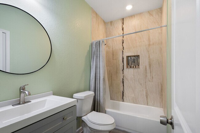 Building Photo - Charming 3/2/2 single story home near Downtown SA & St. Mary's University!