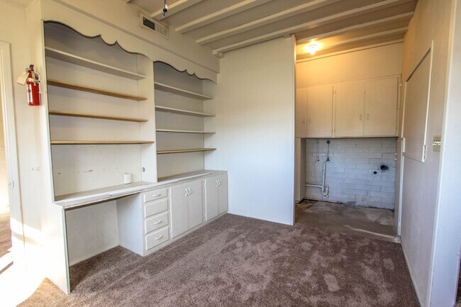 Building Photo - Two Bedroom Prescott Home - HOLD