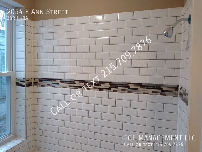 Building Photo - 2054 Ann St