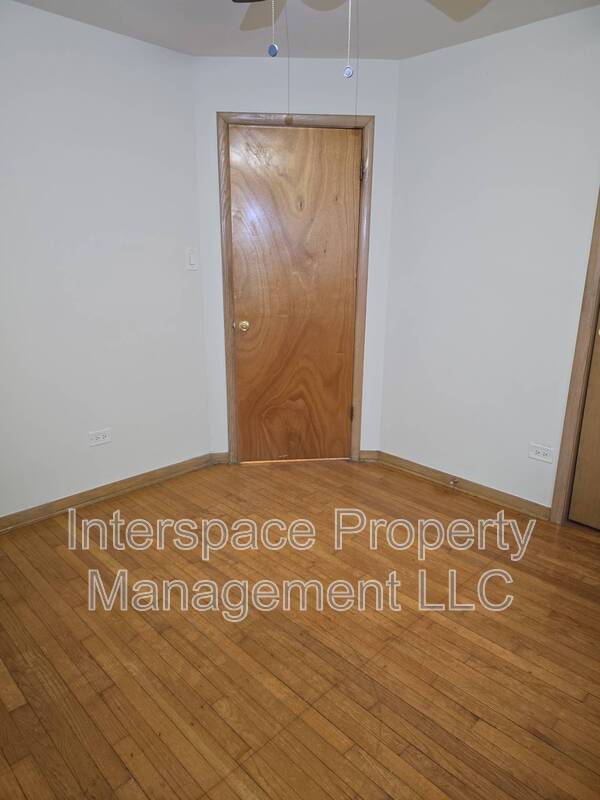 Building Photo - 10126 S Pulaski Rd