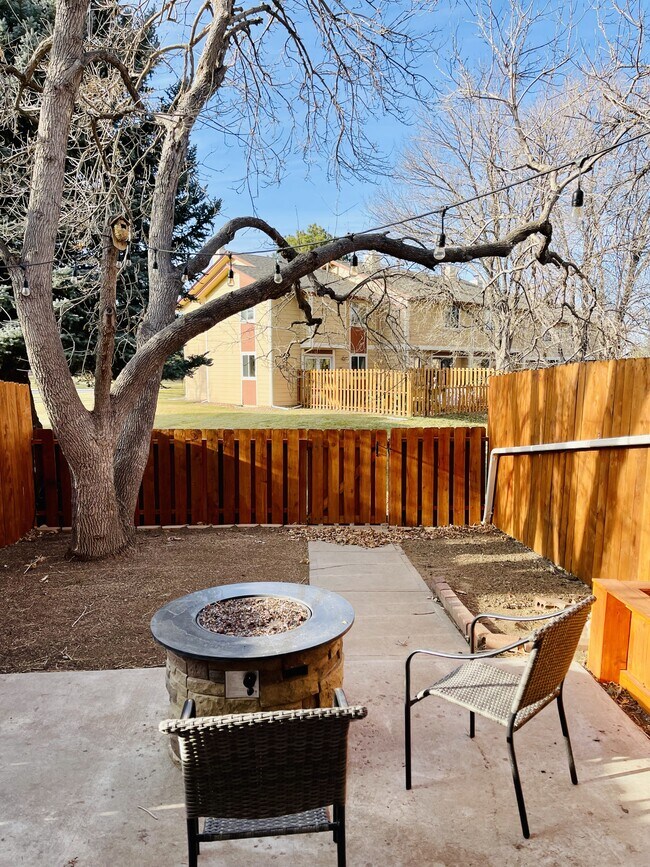 Building Photo - 11614 Community Center Dr