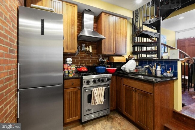 Building Photo - 928 Irving St