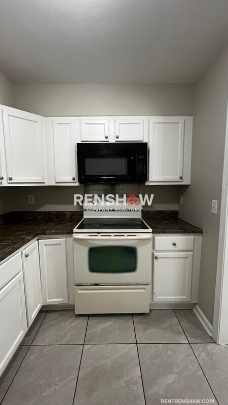 Building Photo - 3002 Elbert Cove