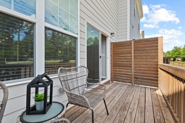 Building Photo - 1136 Commack Dr