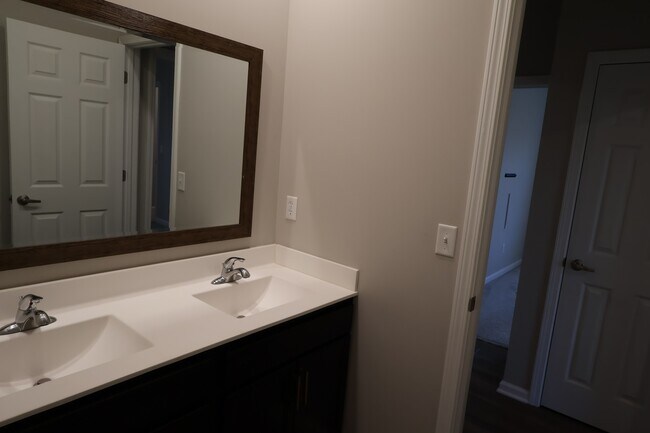 Building Photo - 2951 Daylily Dr