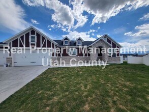 Building Photo - 998 S 960 E